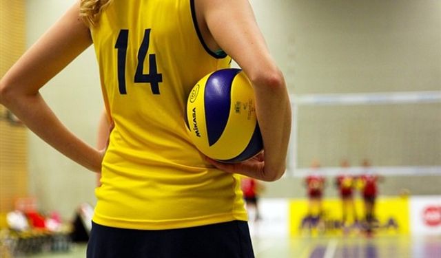 Kadınlar AXA Sigorta Kupa Voley'de ilk finalist Fenerbahçe Medicana