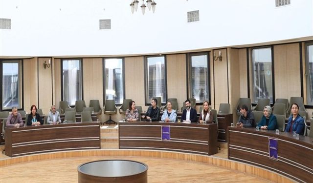Kayapınar'da akülü araç şarj istasyonları kurulmasına karar verildi