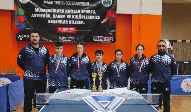 Kayseri Kocasinan Masa Tenisi takım sporcularından madalyalara ambargo 