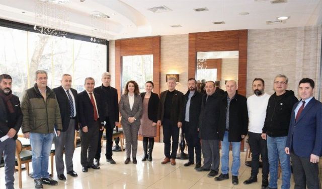 Kocaeli İzmit Belediyesi üst yönetimi,  köy muhtarlarıyla bir araya geldi