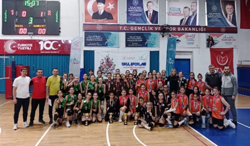 Düzce Voleybol Küçükler Müsabakaları tamamlandı