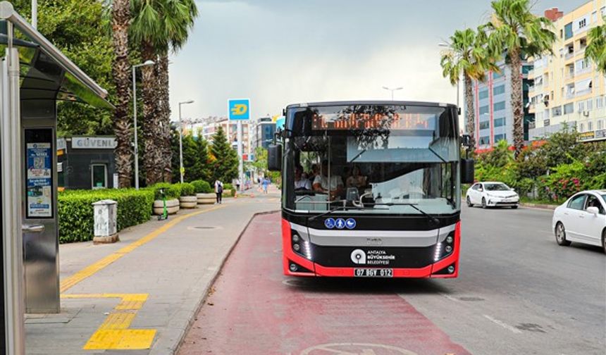 Antalya Büyükşehir’in toplu ulaşım araçları 15 Temmuz’da ücretsiz