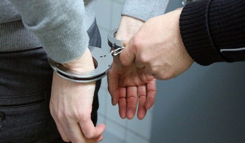 Şanlıurfa'da durdurulan bir araçta cephanelik ortaya çıktı